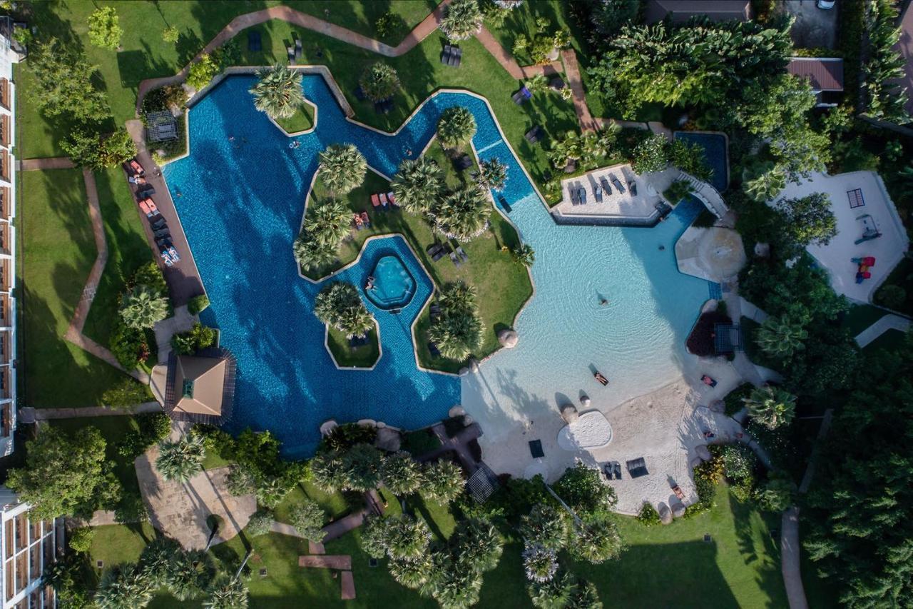 Naithonburi Beach Resort - Sha Extra Plus Exterior foto