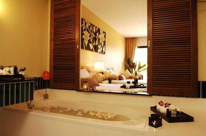 Naithonburi Beach Resort - Sha Extra Plus Exterior foto