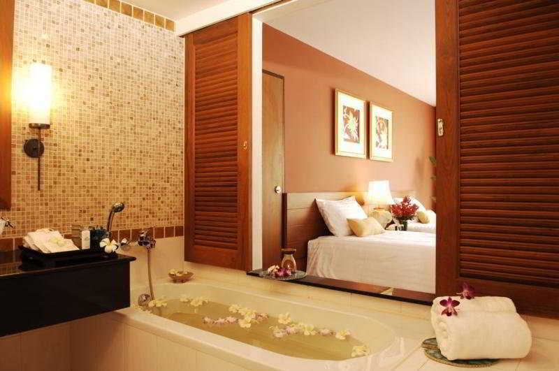 Naithonburi Beach Resort - Sha Extra Plus Exterior foto